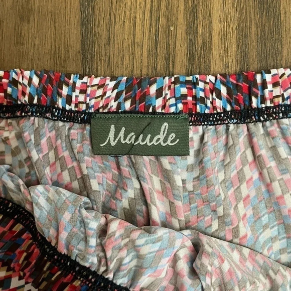 Maude Chevron Multicolor Strapless Bubble Capri Romper Y2K Fashion Womens size M - Picture 10 of 12